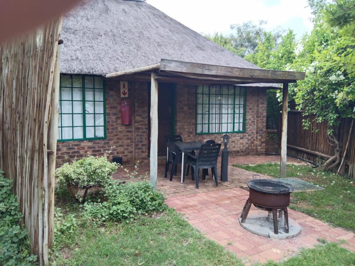 Tranquillity Day Spa & Lodge Baviaanspoort Bagian luar foto